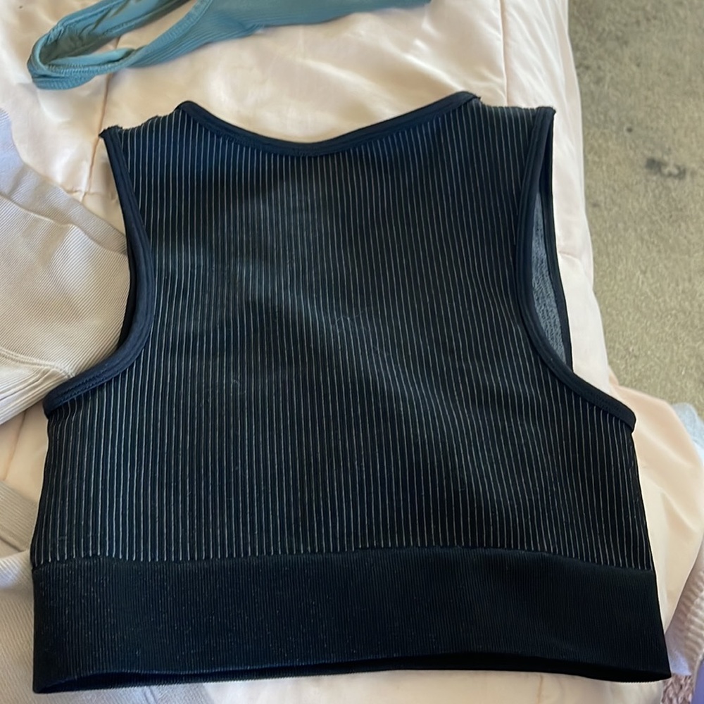 Tank top - Picture 2 of 3